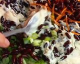 Фото кроку 7 до Очень вкусный салат из овощей и консервированой фасоли.