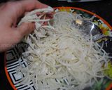 A picture of step 3 of Crispy-colourful fried onions (Persian piaz dagh).