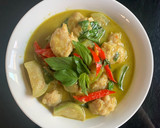 A picture of step 7 of Green Curry with Pork Balls.