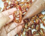 Foto langkah ke 2 dari resep Kurma Coklat Isi Hazelnut #RABUBARU.