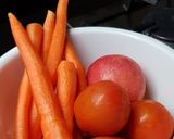Foto langkah ke 1 dari resep Fresh Carrot, Tomatoes, Apple Juice by Mommy Ika.