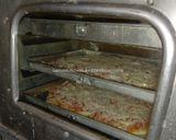 Foto langkah ke 7 dari resep Thin Crust Pizza.