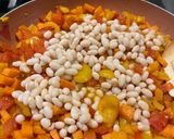A picture of step 4 of White Beans with Wild Rice.
