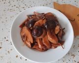 Hình bước làm 4 của món Nấm đùi gà kho (có thể nấu chay)