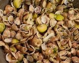 Foto del passaggio 5 della ricetta Vongole lupino e cavolini