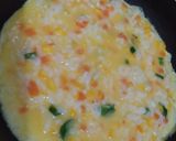 Foto langkah ke 2 dari resep MPASI 9M+ Omelet nasi sayur.