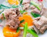 Hình bước làm 4 của món Hủ tiếu xương và lưỡi heo