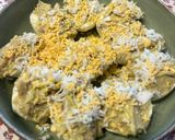 Foto del paso 4 de la receta: Huevos rellenos de crema de aguacate con caballa