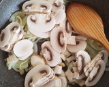 Foto del paso 1 de la receta: Lomos de merluza con salsa marinera
