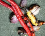 Foto langkah ke 2 dari resep Brambang Asem Daun Ubi.