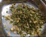 A picture of step 1 of Lili Haldal nu Sak Kacchi Haldi ki Sabji.