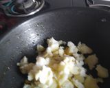 पोटैटो स्टफड रवा डिस्क रेसिपी चरण 2 फोटो
