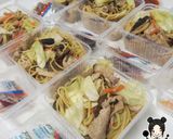 รูปขั้นตอนการทำที่ 5 ของ 🍝🍝ผัดหมี่​เหลือง​(สำเร็จ​รูป)​🍝🍝