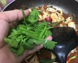 รูปขั้นตอนการทำที่ 7 ของ ปลาหมึกผัดพริกเผา ข้าวไข่ข้น