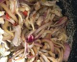 A picture of step 4 of Cheesy chicken pasta.