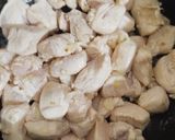 Foto langkah ke 1 dari resep Sup Ayam Wortel Sawi Hijau.