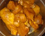 A picture of step 1 of Chicken Curry 😋😋.