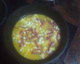Foto del paso 2 de la receta: Tortilla francesa con salchichón y queso majorero