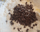 Foto del paso 3 de la receta: Galletitas de maicena con chispas de chocolate