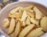 Foto langkah ke 1 dari resep Crispy Potato Wedges - Ala Cafe.