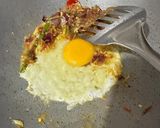 Gambar langkah 2 resipi Nasi Goreng Ikan Goreng.