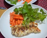 รูปขั้นตอนการทำที่ 3 ของ สลัดอกไก่ย่างพริกไทยดำ(สเต็กไก่)
