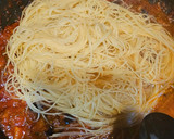 Foto del paso 5 de la receta: Capelini en salsa de berenjena y tomate