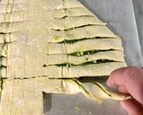 Sajtos/spenótos töltött Karácsonyfa, leveles tésztából recept fázis 4 fotója
