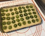 Une image de l'étape 8 de Tarte aux kiwis et noix de coco (pâte brisée à la banane).