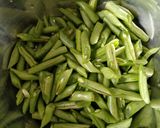 Foto langkah ke 1 dari resep Tumis Buncis Udang Simple.
