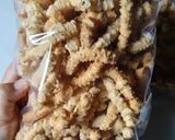 Foto langkah ke 9 dari resep Kue Akar Kelapa Wijen.