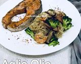Gambar langkah 7 resipi Aglio Olio with Salmon.