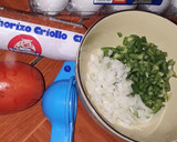 Foto del paso 1 de la receta: Huevos con chorizo / Omelette XL / Huevos revueltos 🍳