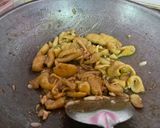 รูปขั้นตอนการทำที่ 3 ของ หนังไก่ทอดกระเทียม