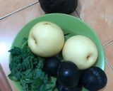 Foto langkah ke 1 dari resep Jus sehat Plum Pear Bit Kale.