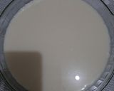 Foto langkah ke 3 dari resep Pudding Susu Topping Jeruk, Anggur dan Sirup.