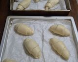 Foto langkah ke 6 dari resep Matcha Sarikaya Salt Bread.