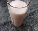 A picture of step 4 of Banana smoothie.