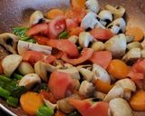 Foto del paso 1 de la receta: Conejo con patatas estofadas y champiñones