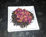 Persian black tea with dried rose petals recipe step 2 photo