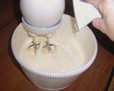 Joghurtos kuglóf recept fázis 3 fotója