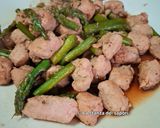 Foto del passaggio 5 della ricetta Sauté di Salsiccia e Asparagi con Salsa di Soia🥘