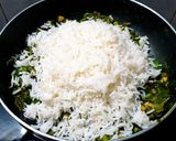 ગ્રીન ગાર્લિક તવા પુલાવ (Green Garlic Tawa Pulao Recipe In Gujarati) રેસીપી સ્ટેપ7ફોટો