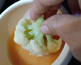 Foto langkah ke 3 dari resep Bunga Kol Panggang. Baked Breaded Cauliflower.
