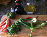 Foto del paso 1 de la receta: Salsa criolla picante