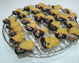 Foto langkah ke 7 dari resep Chocolate Pop Eggless Oat Cookies (Cookies Tanpa Telur) 🍪😋.