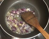 A picture of step 5 of Homemade spaghetti bolognese.