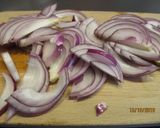 Foto del passaggio 2 della ricetta Pollo ripieno di mele e zucchine