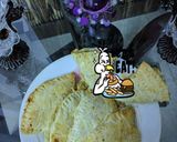 A picture of step 6 of Chicken puff paties.
