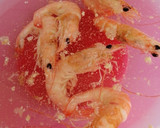Foto del paso 3 de la receta: Ensalada de langostinos y berberechos